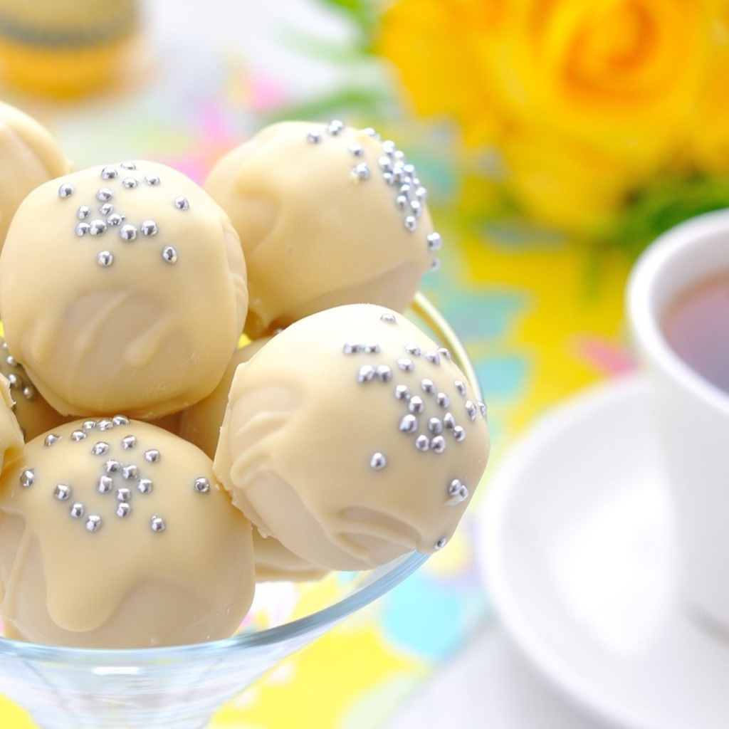 Десерт в белом шоколаде