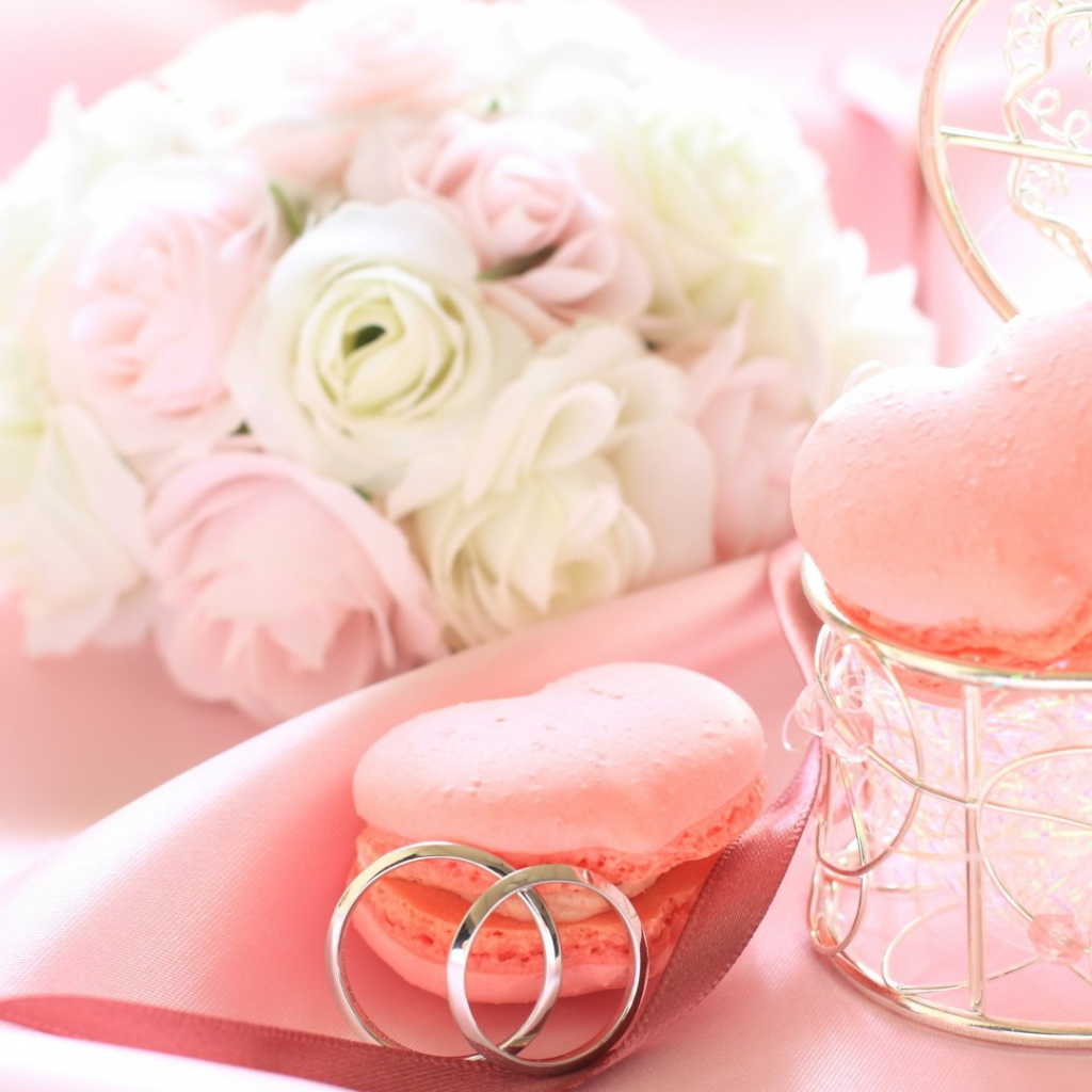 Розовое печенье на свадьбу