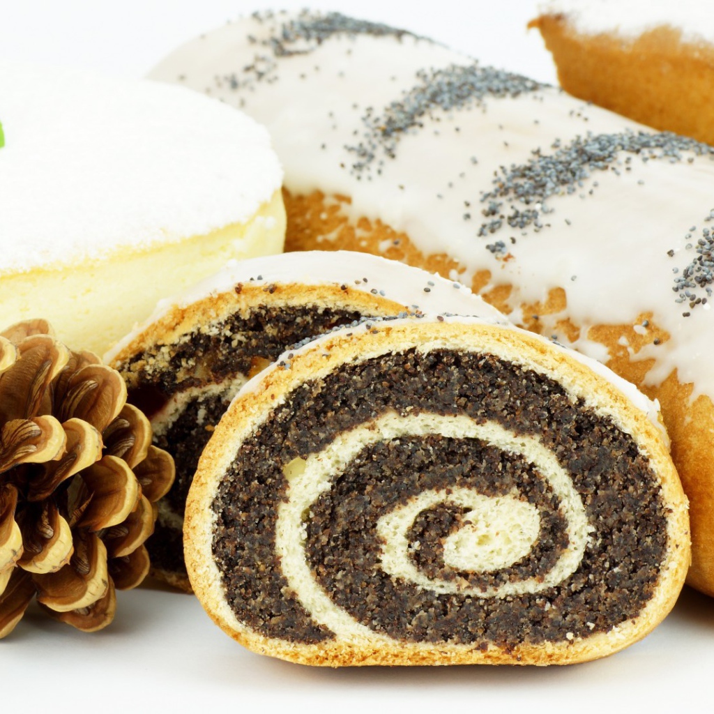 Сладкий рулет с маком