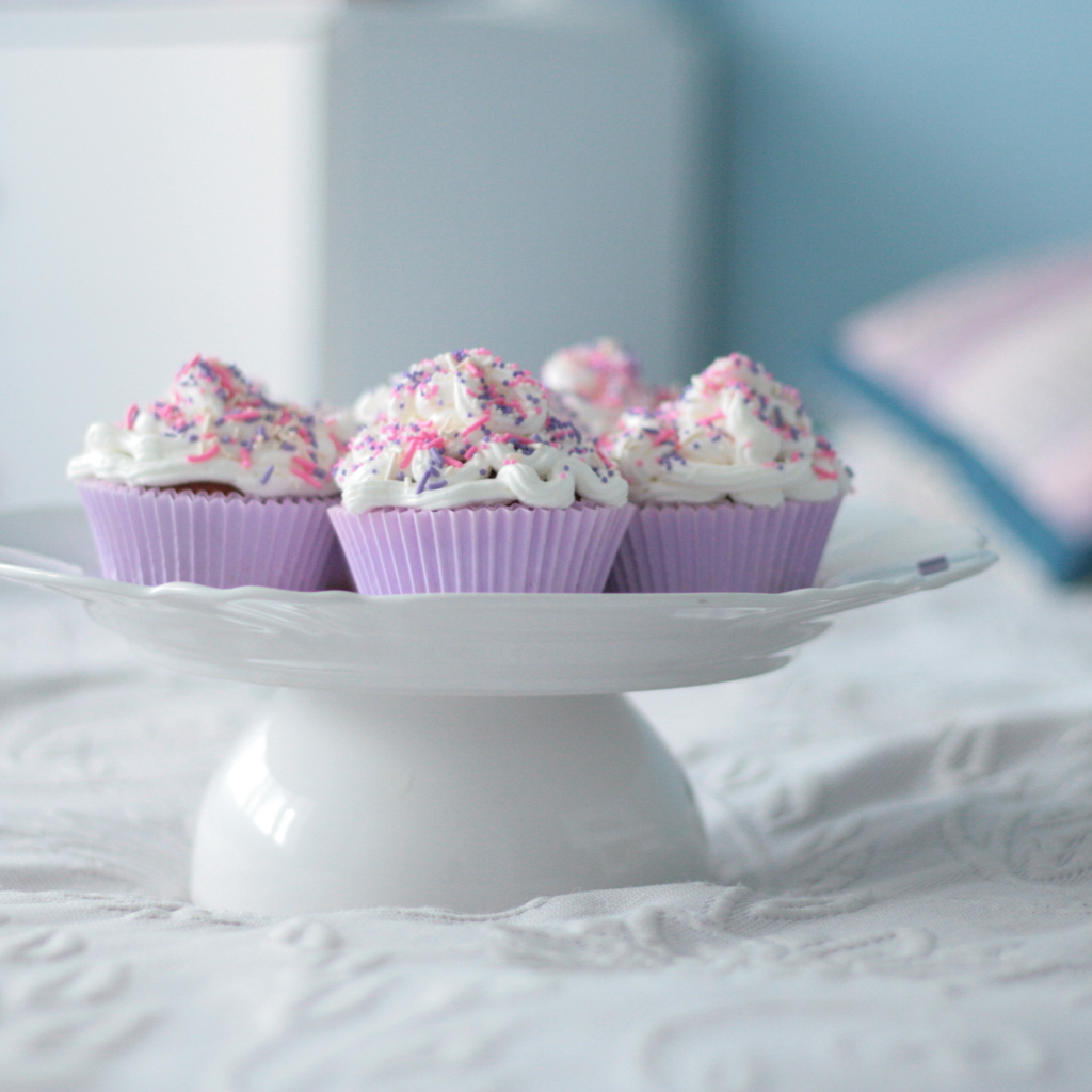 Десерт на кровати