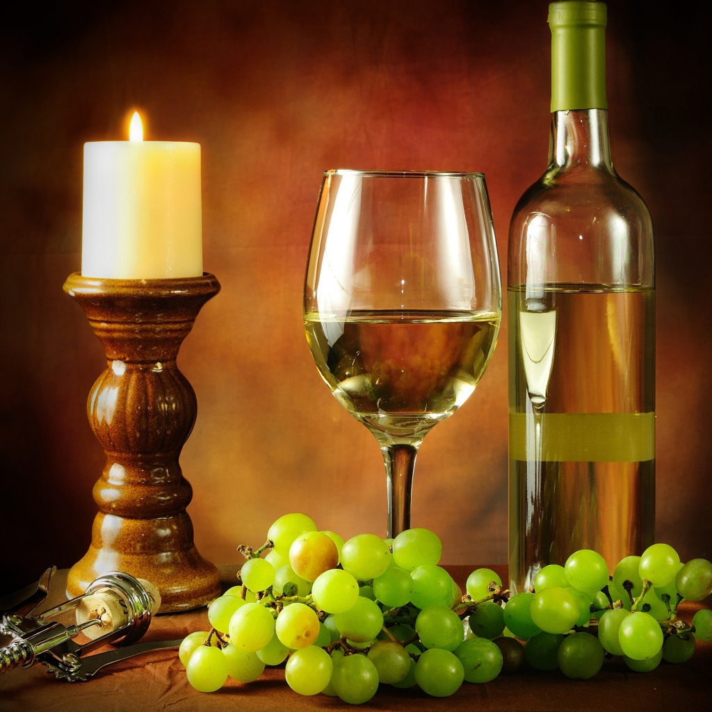 Свеча и белое вино