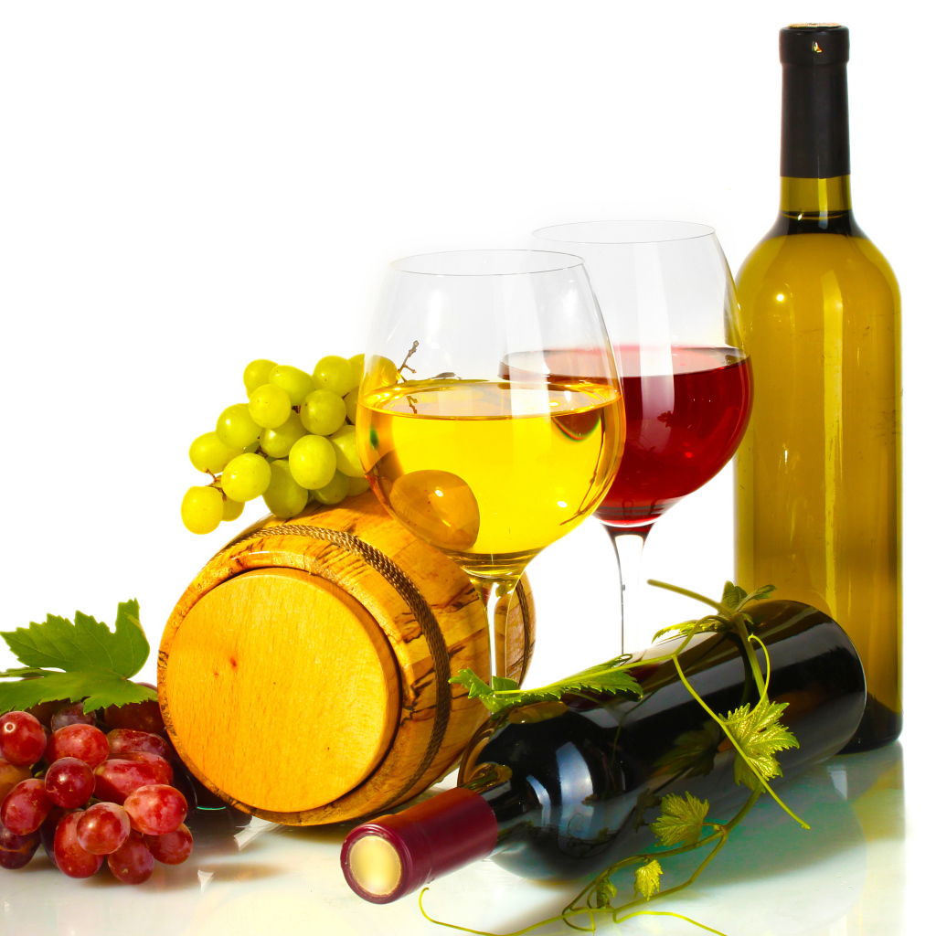 Бокалы с белым и красным вином