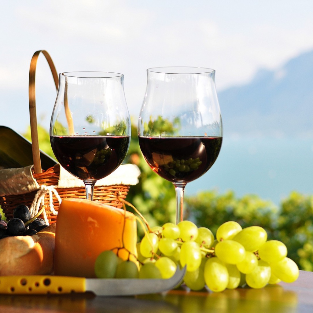 Два бокала вина