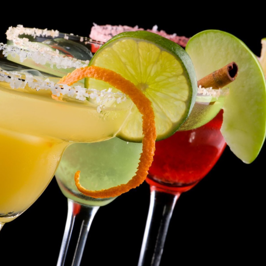 Три фруктовых коктейля