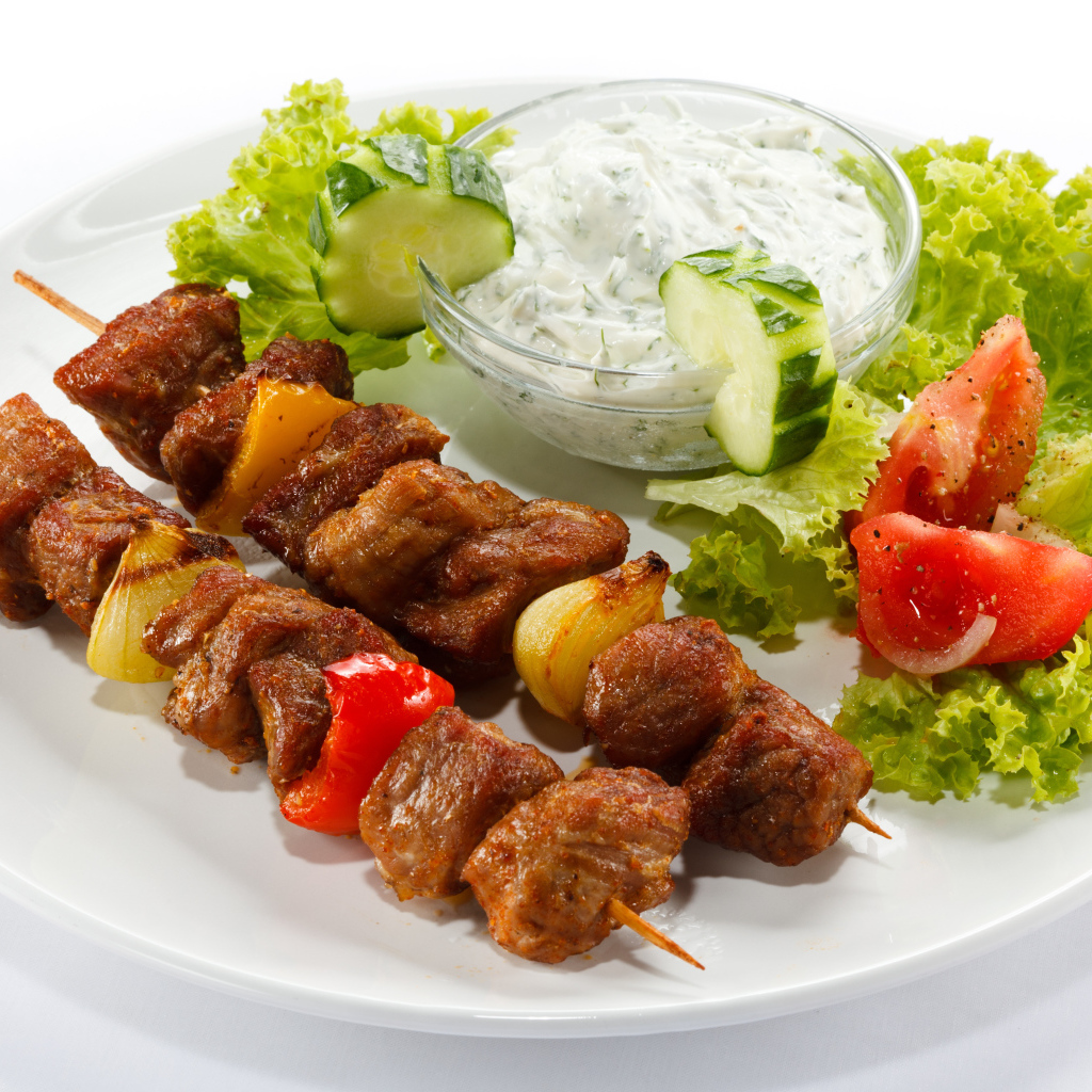 Тарелка с шашлыком