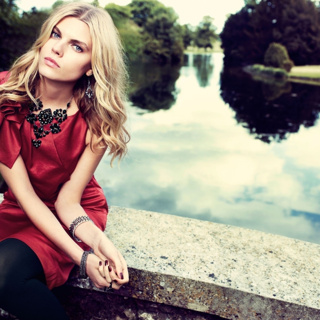 Актриса Марина Линчук