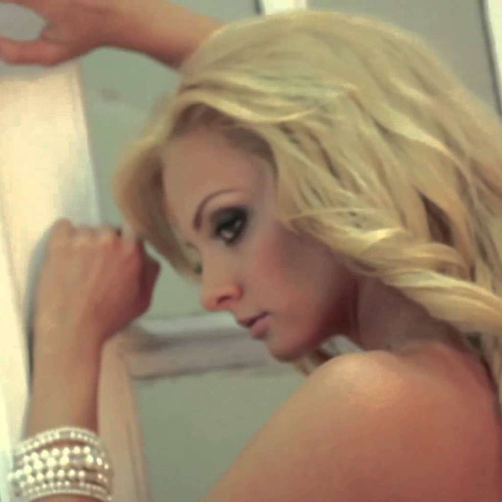 Очаровательная Полина Максимова