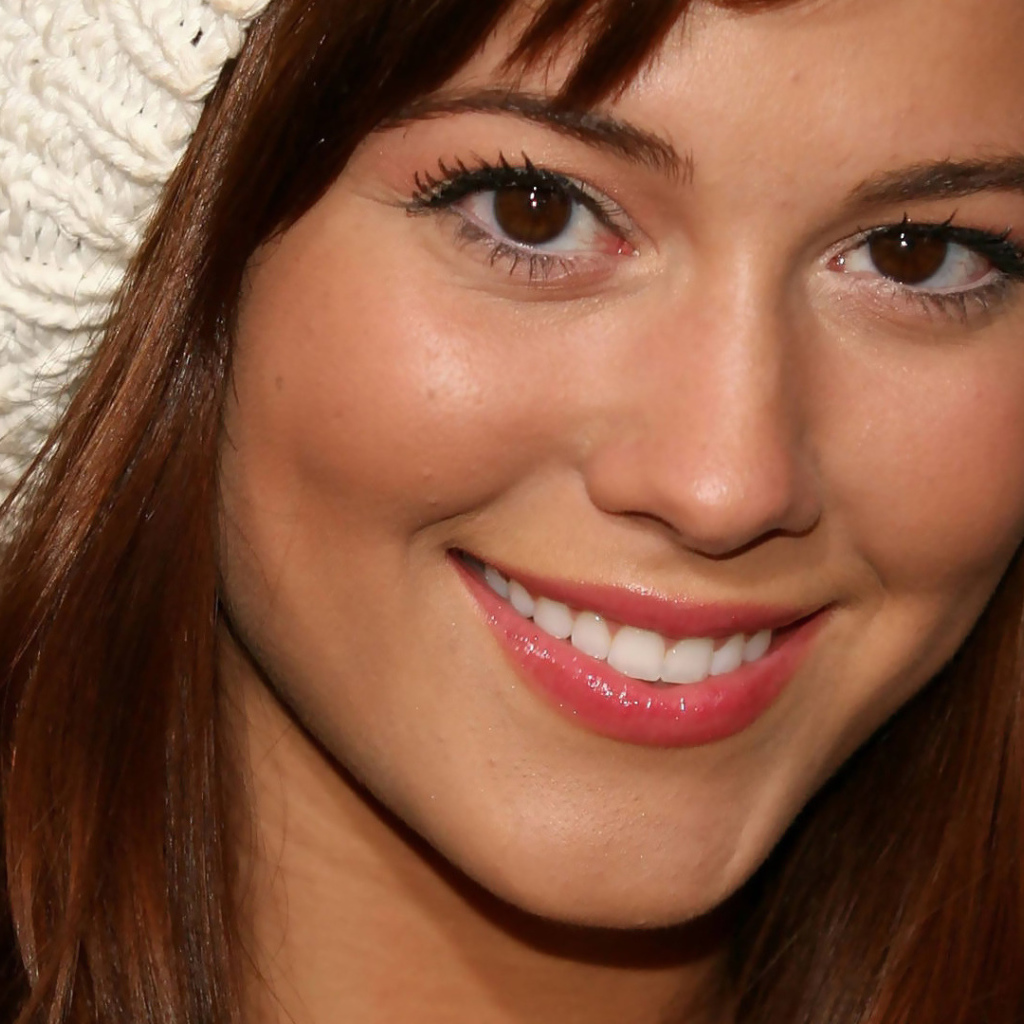 Очаровательная актриса Мэри Элизабет