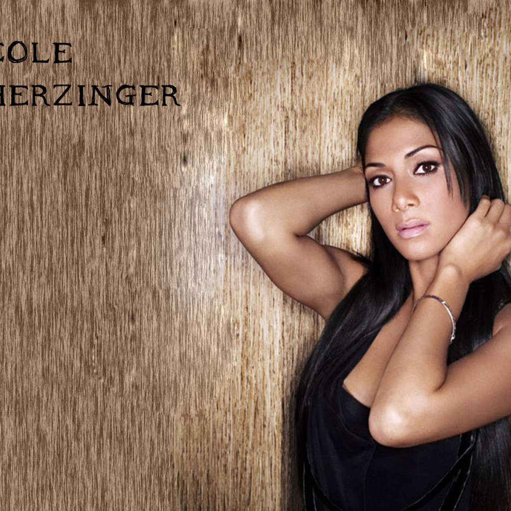 Очаровательная актриса Николь Шерзингер