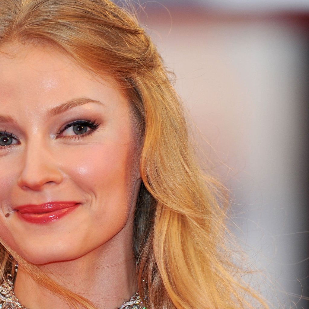 Очаровательная актриса Светлана Ходченкова