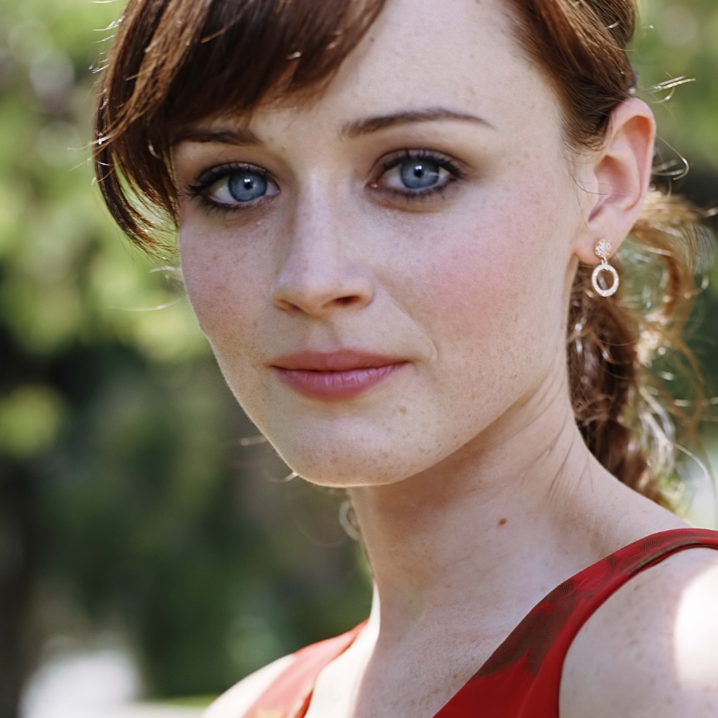 Знаменитая модель с веснушками