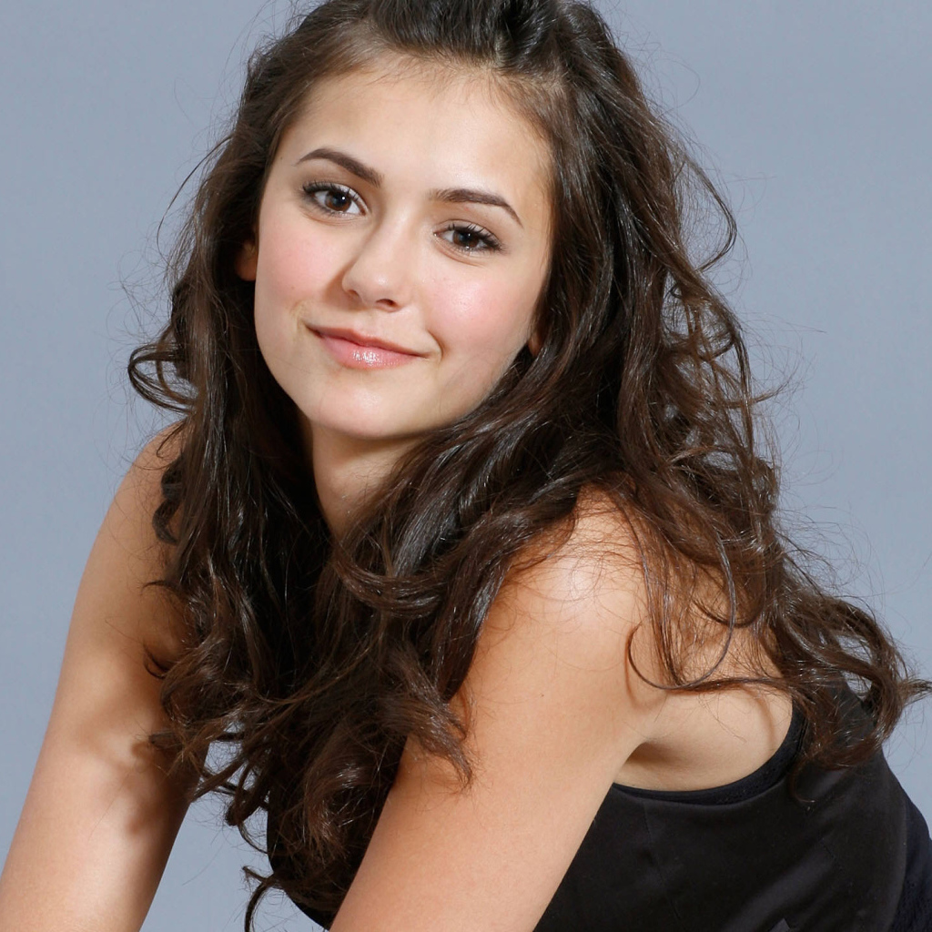 Кинозвезда Нина Добрев