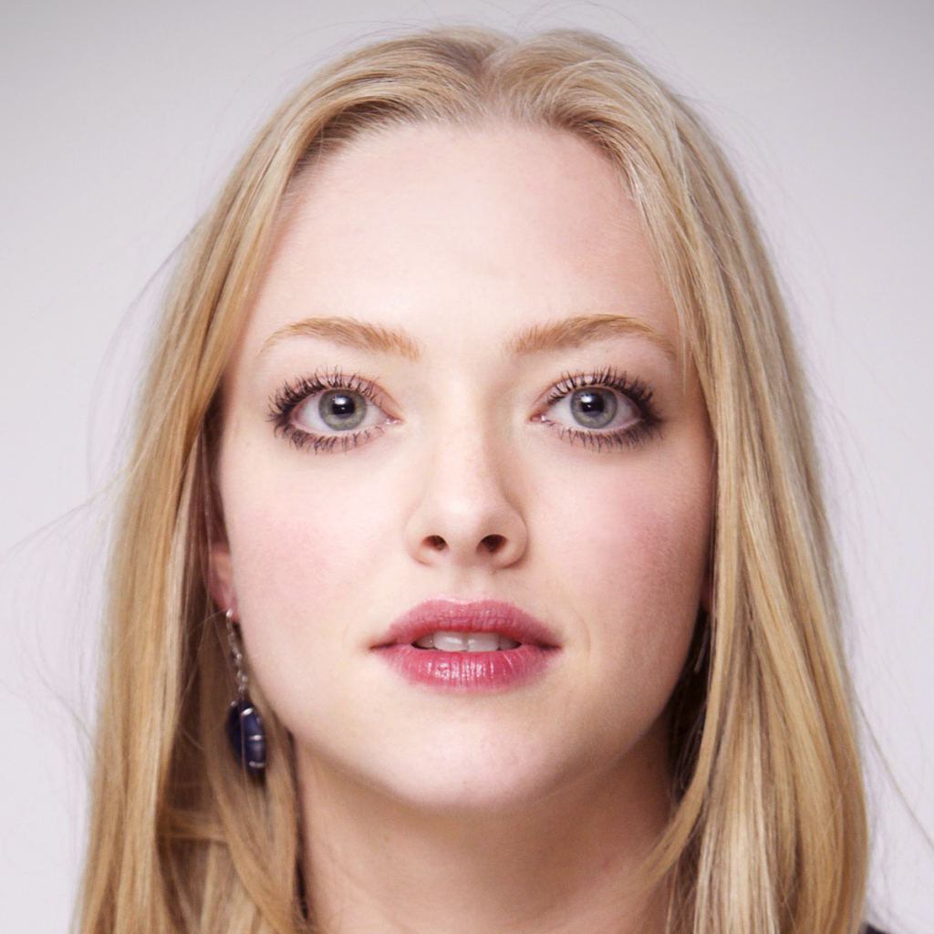 Популярная Актриса Аманда Сейфрид