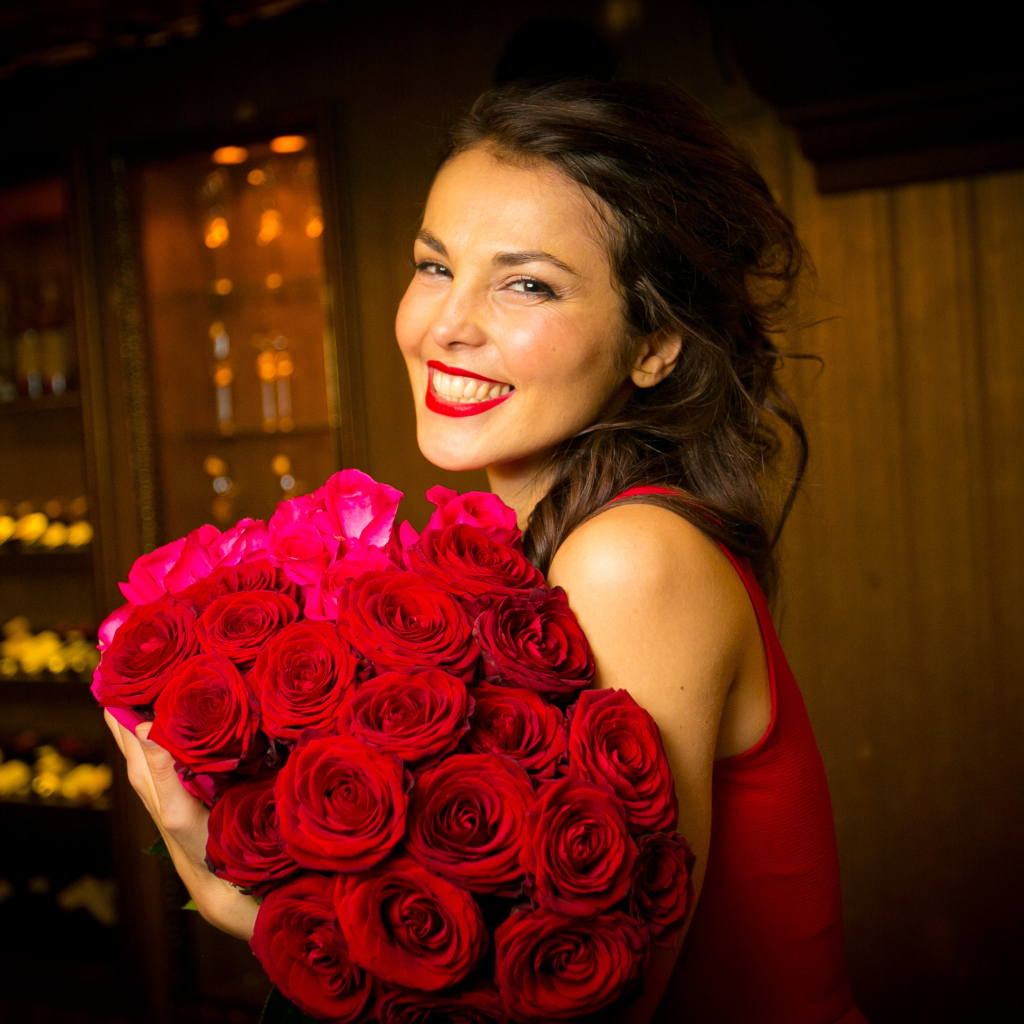 Известная русская певица Сати Казанова