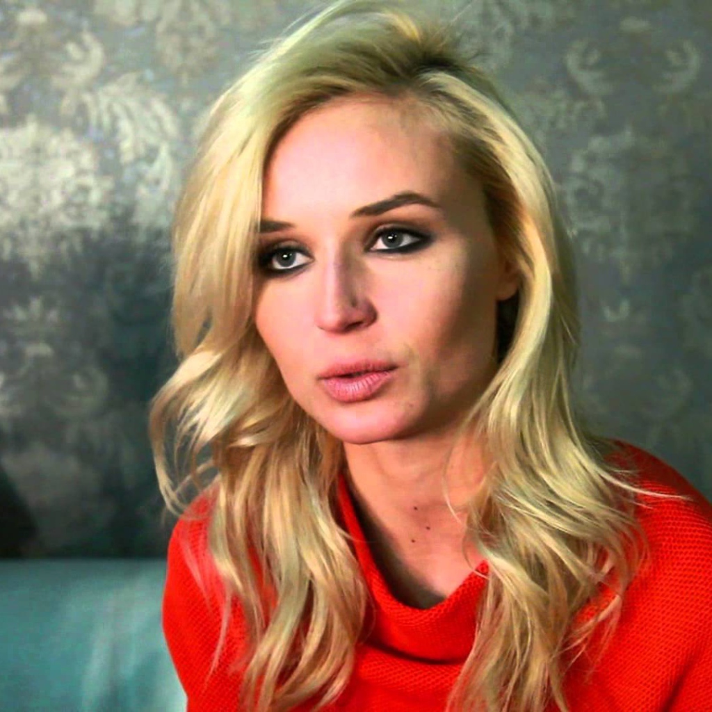 Красивая актриса Полига Гагарина