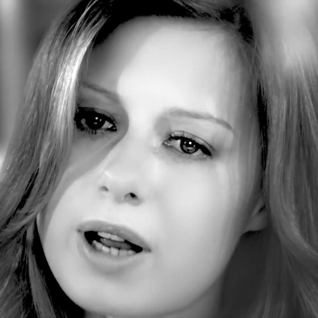 Популярная Юлия Савичева