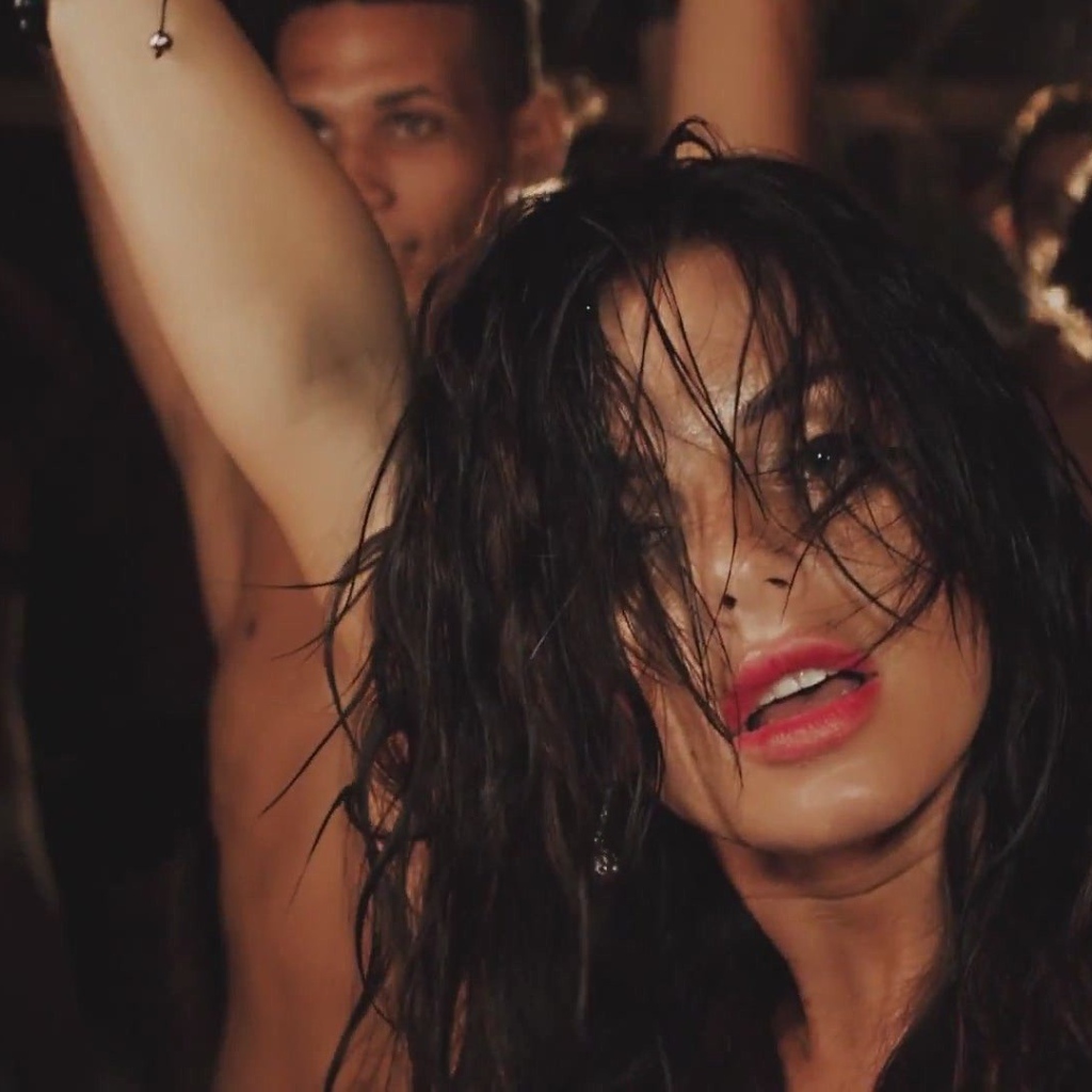 Очаровательная Юлия Волкова