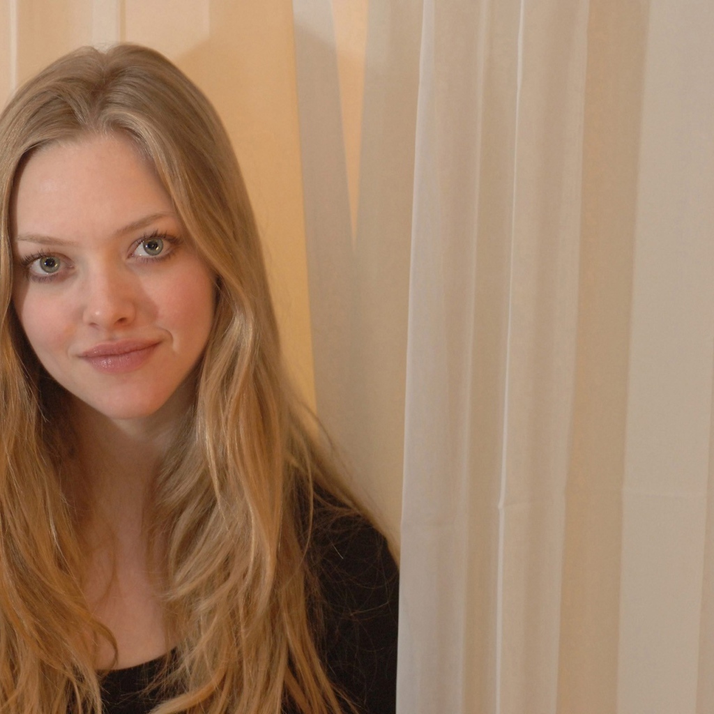 Популярная Аманда Сайфред