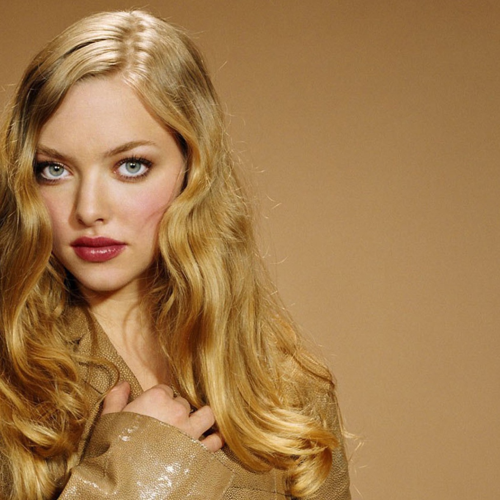 Красивая Аманда Сайфред