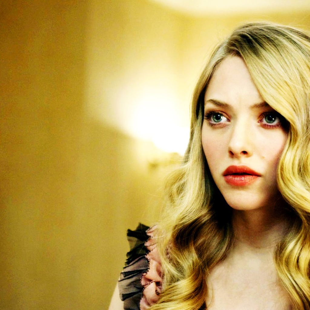 Популярная модель Аманда Сайфред