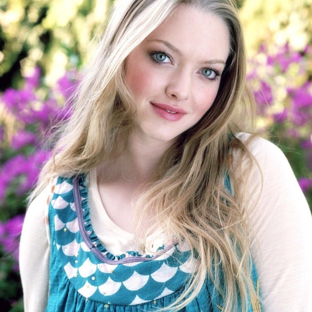 Красивая модель Аманда Сайфред