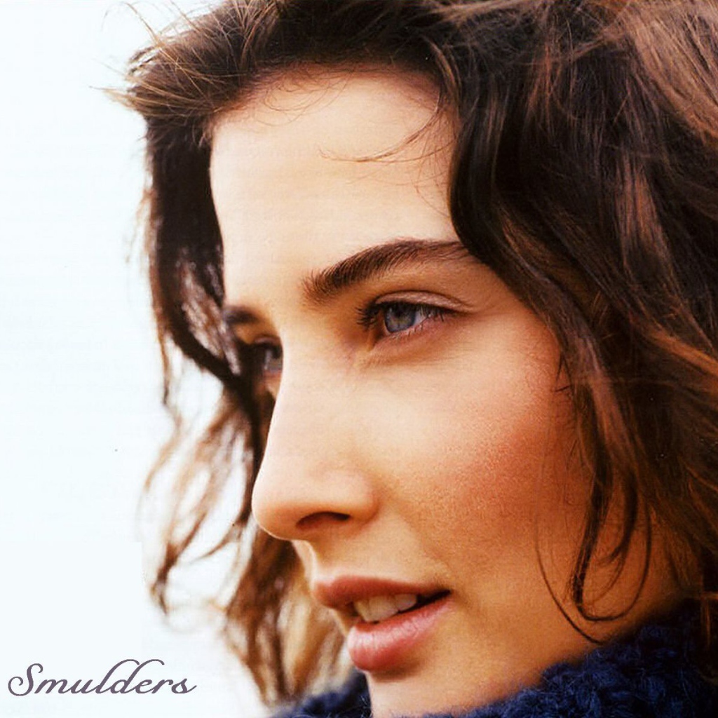 Знаменитая актриса Коби Смолдерс