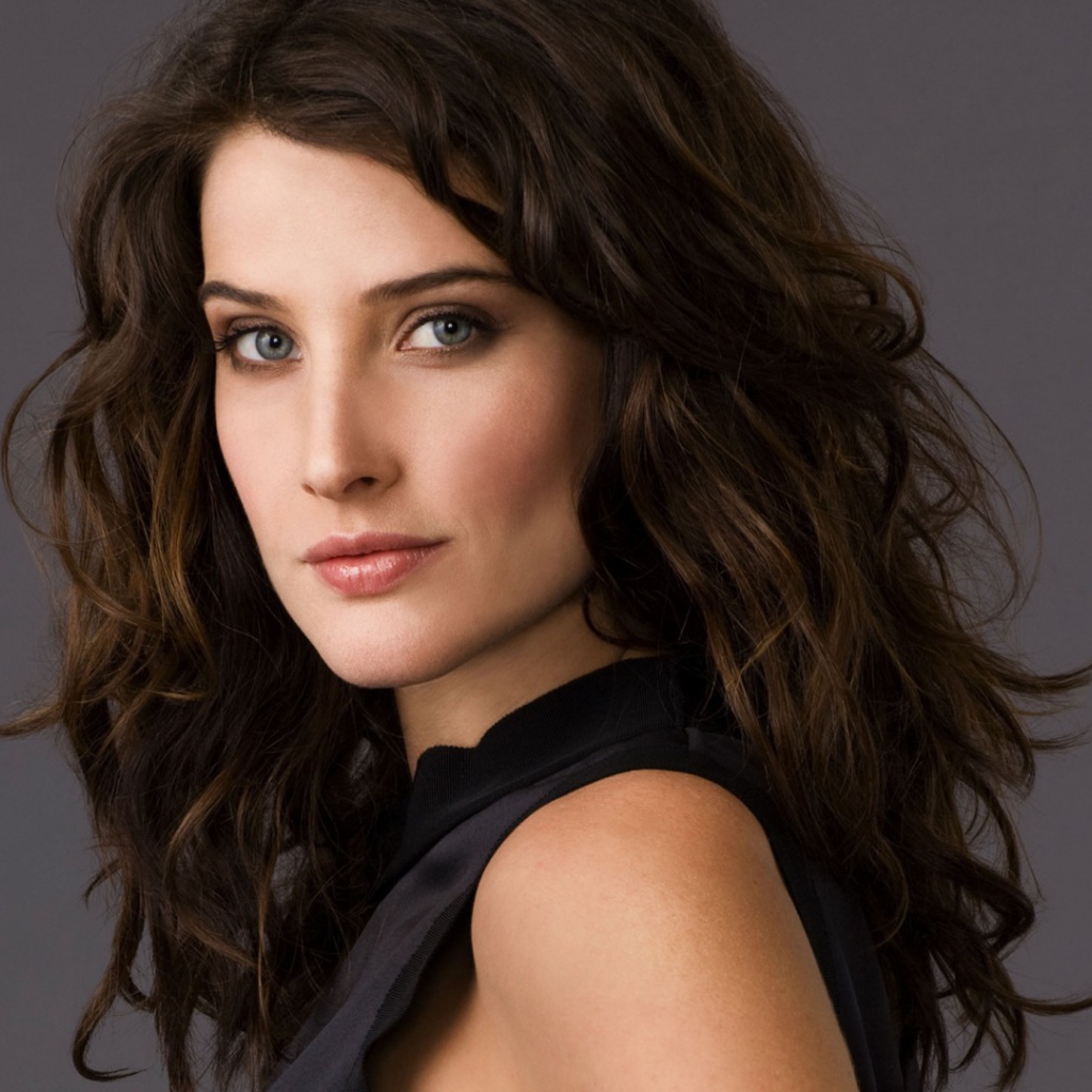 Красивая модель Коби Смолдерс