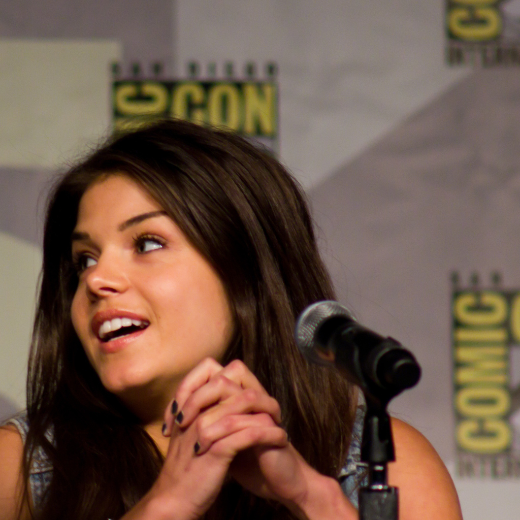 Актриса Мари Авгеропулос