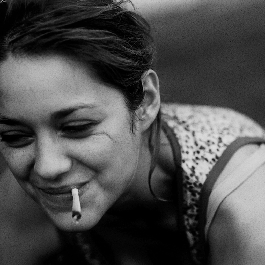 Красивая актриса Марион Котийяр