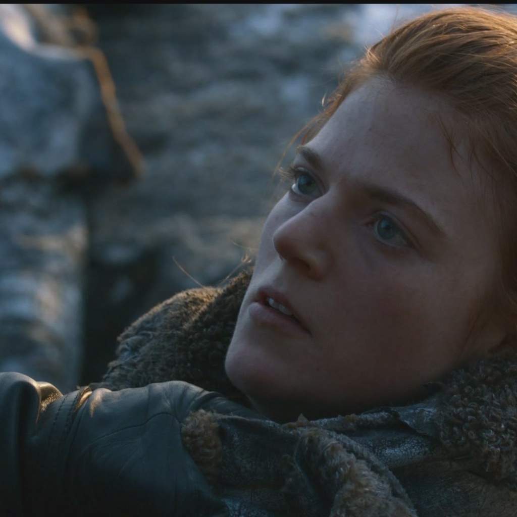 Знаменитая Роуз Лесли