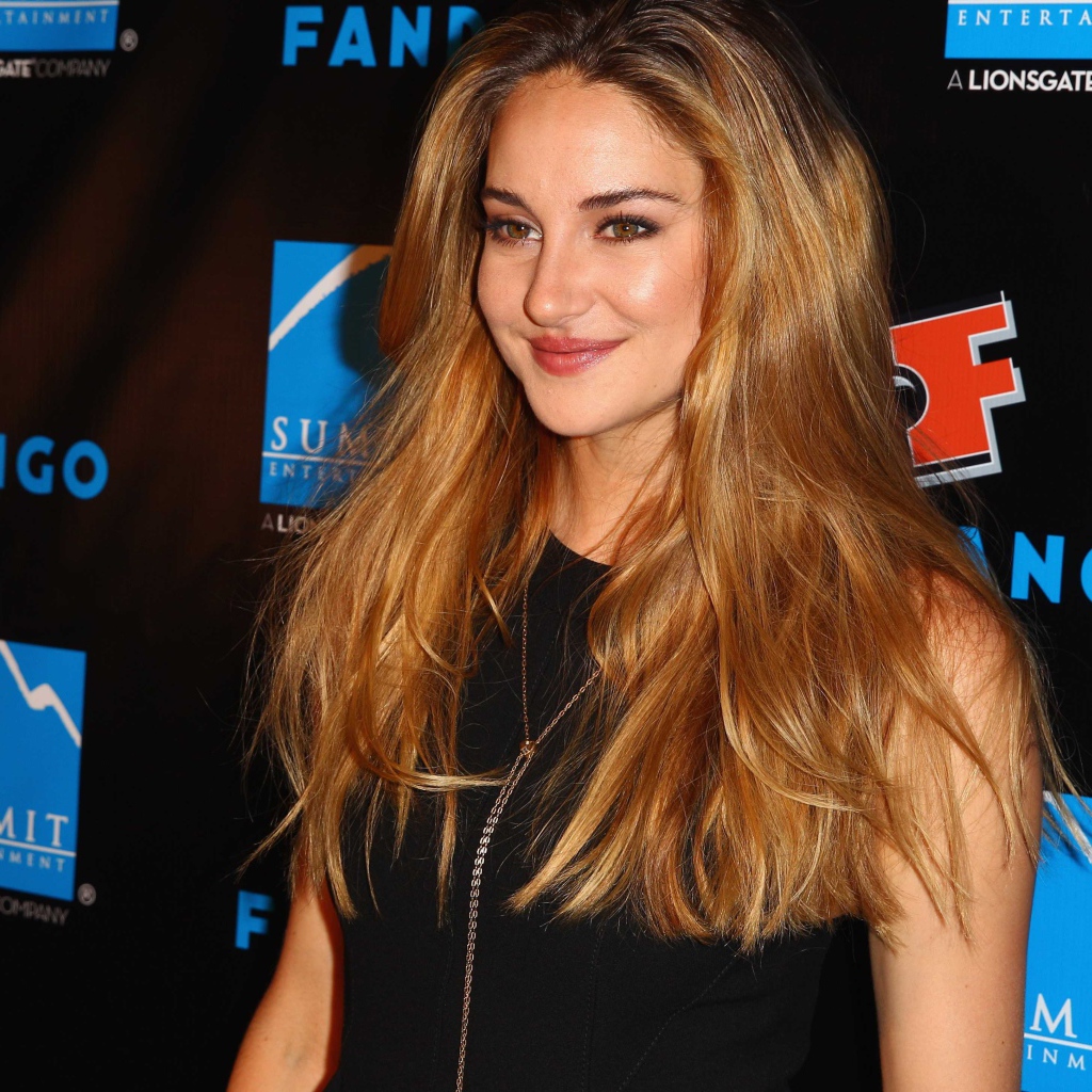 Популярная Шейлин Вудли