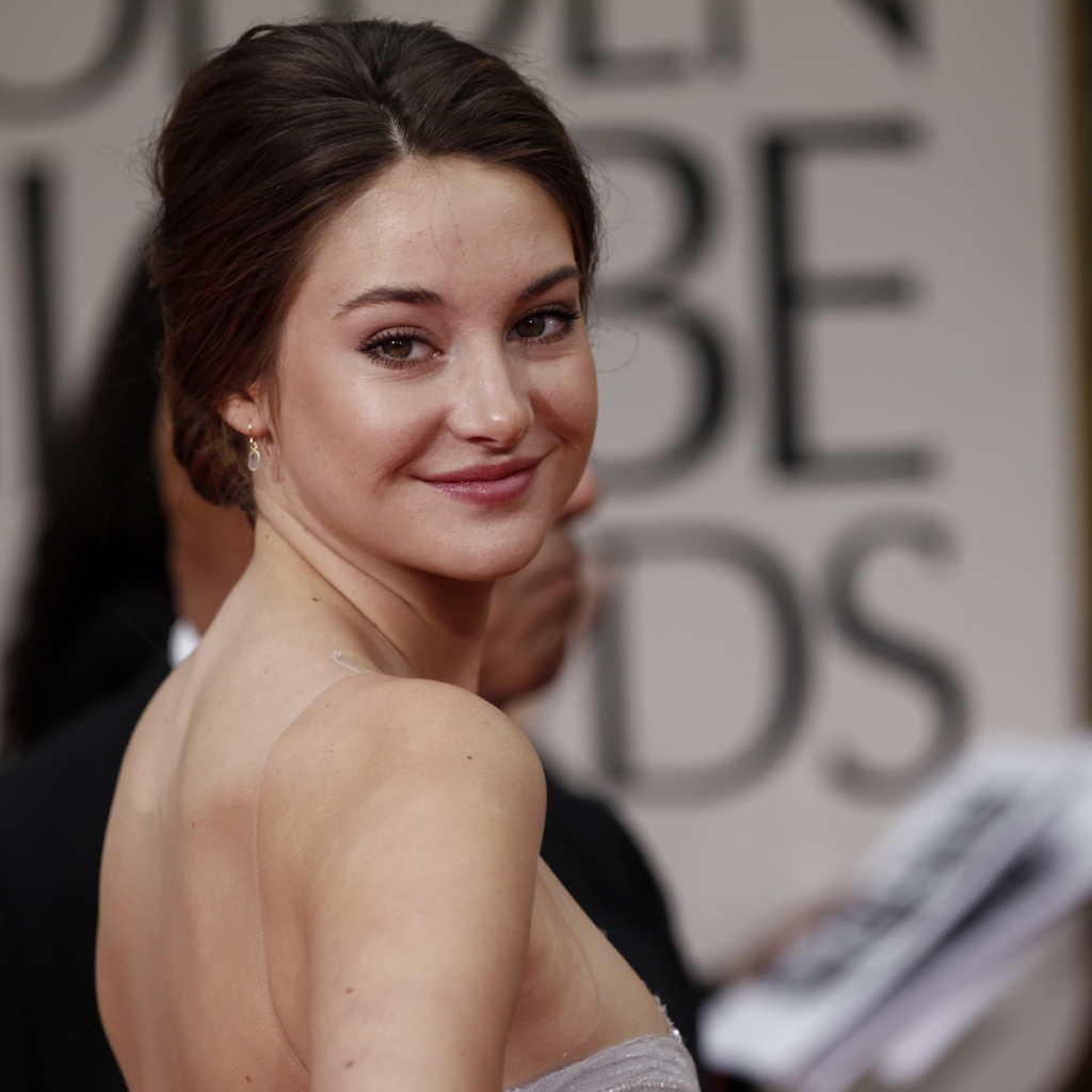 Суперзвезда Шейлин Вудли