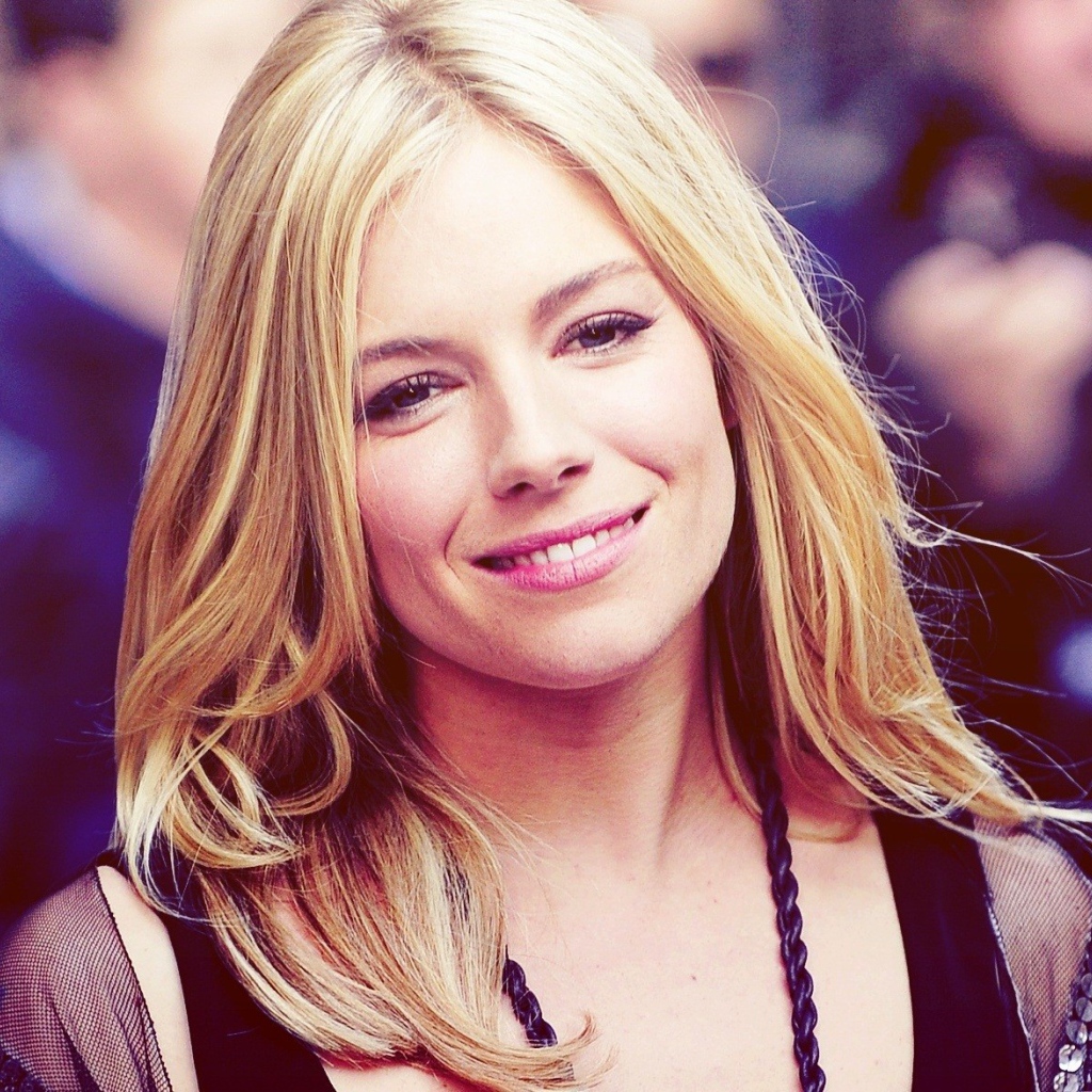 Модель Дакота Джонсон