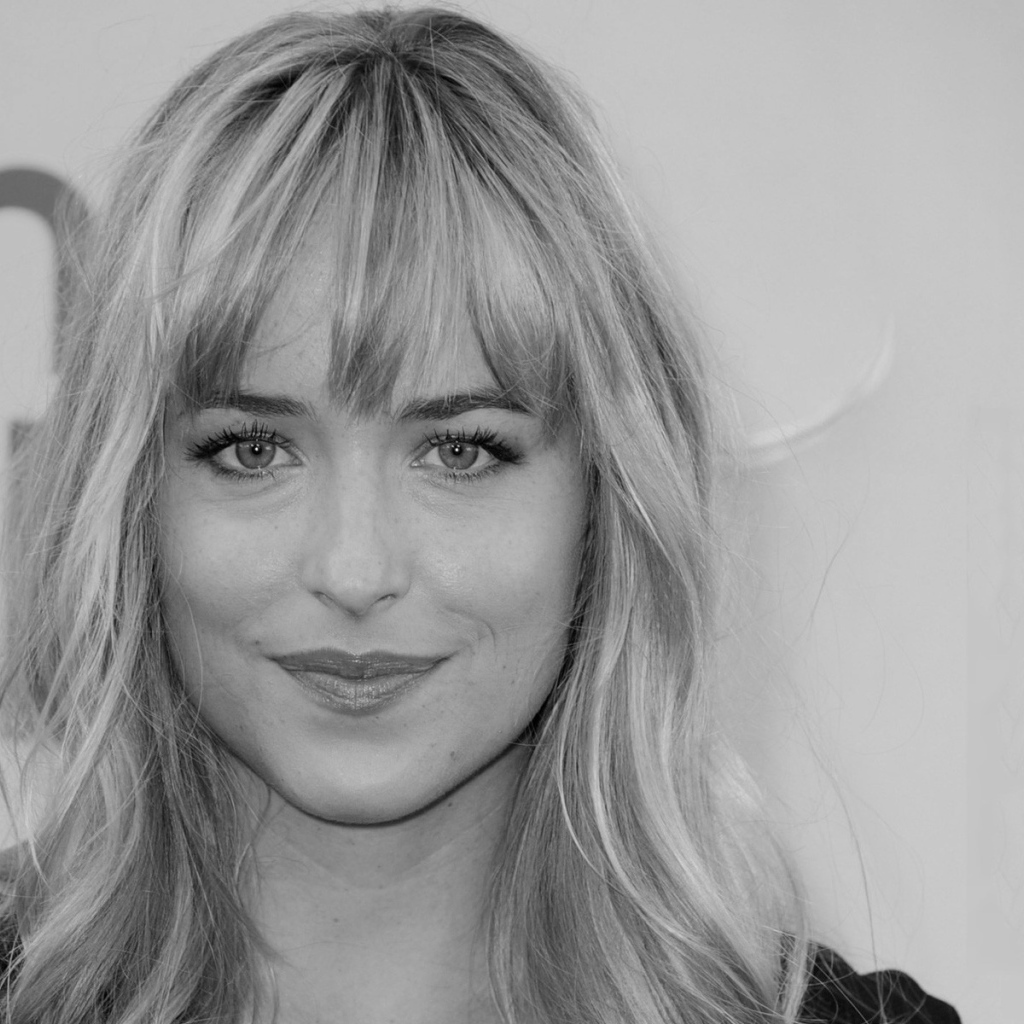 Красивая модель Дакота Джонсон