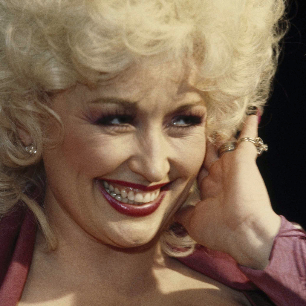 Супермодель Долли Партон