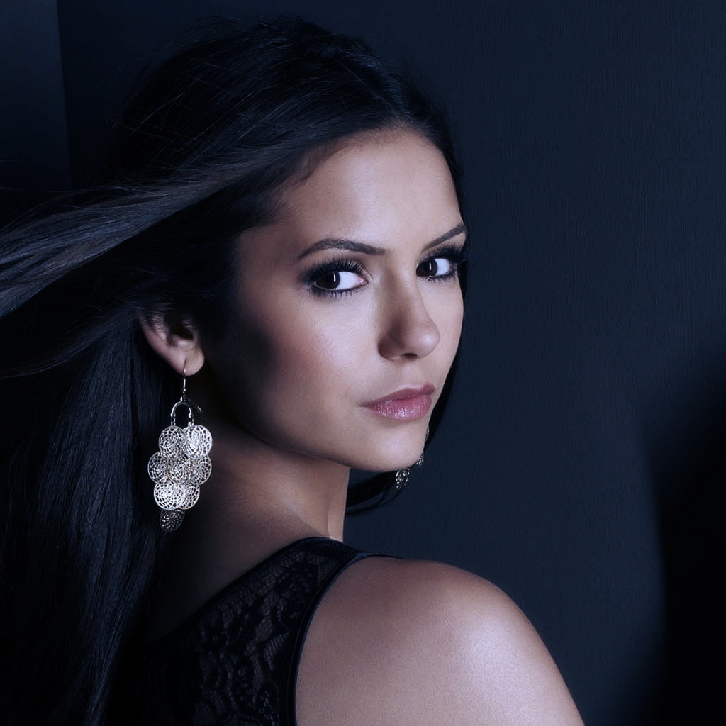 Знаменитая актриса Нина Добрев