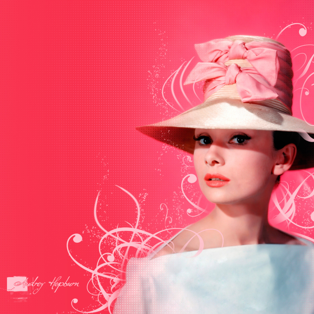 Аудри на розовом фоне