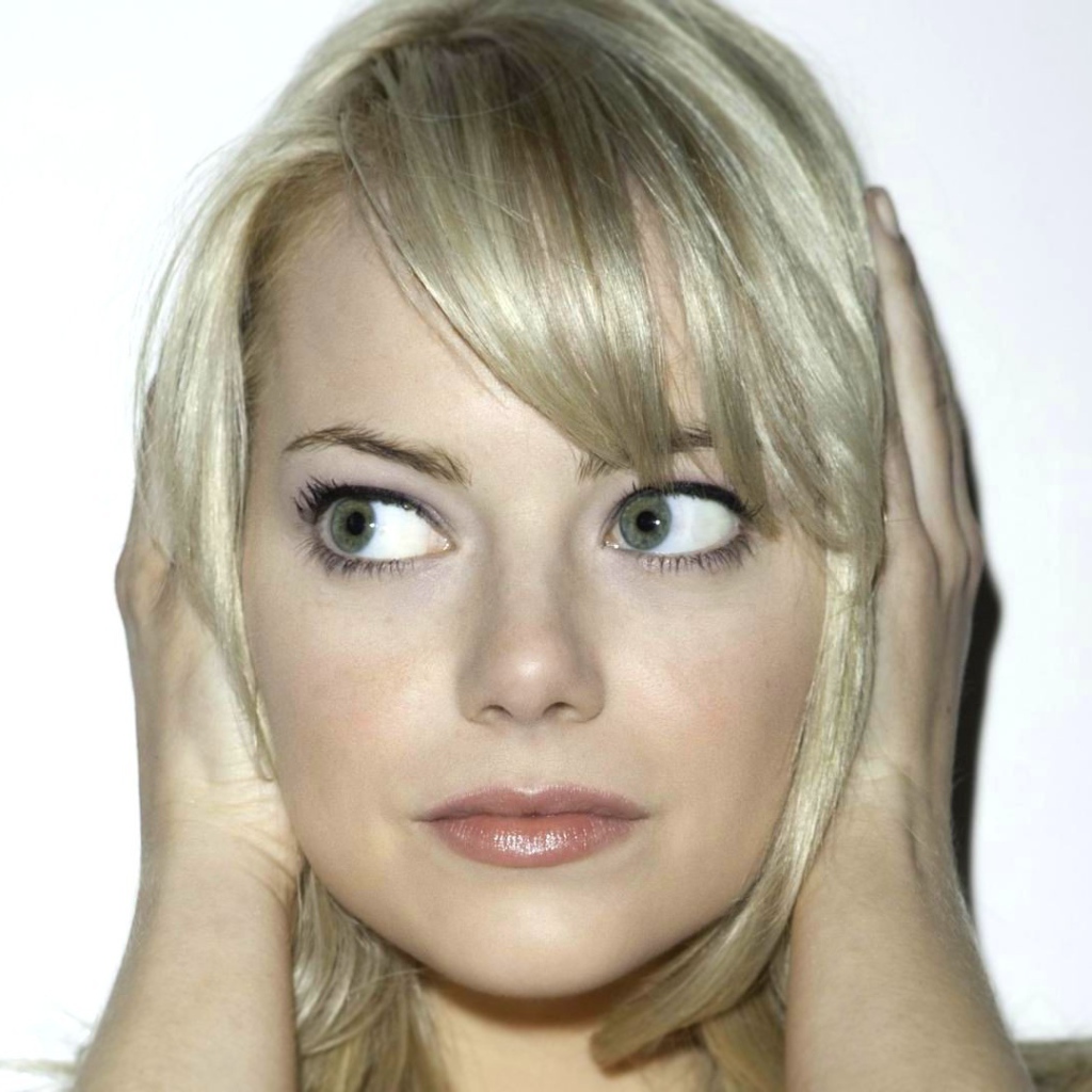 Эмма закрыла уши