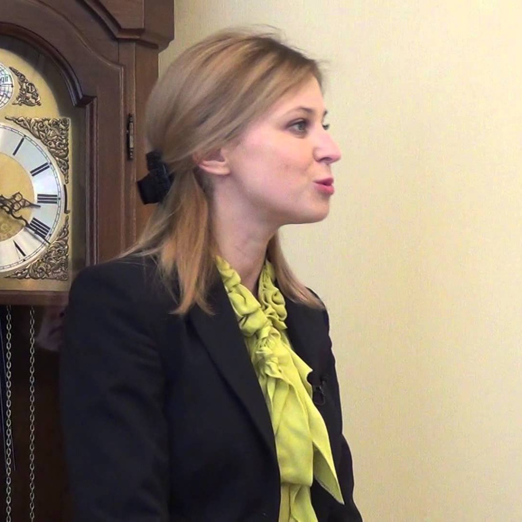 Прокурор Наталья Поклонская у часов