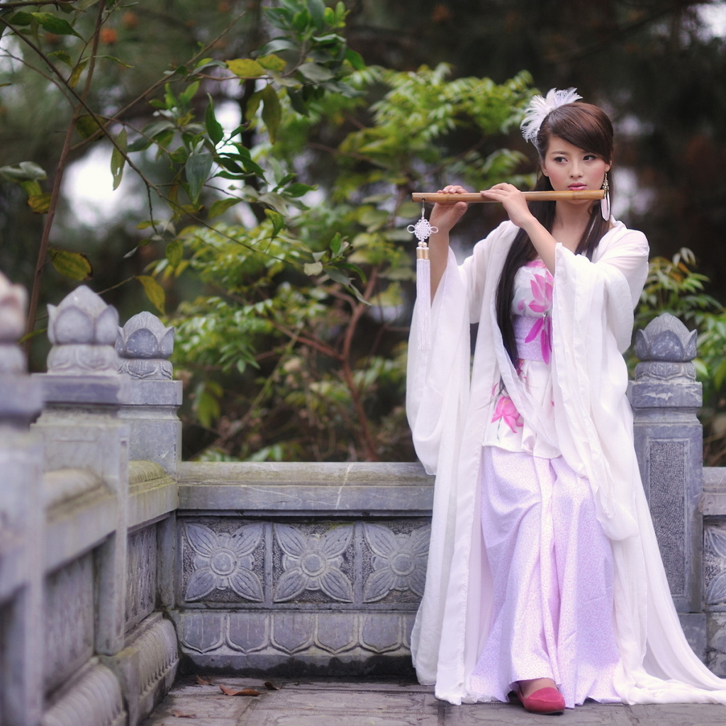 Девушка с флейтой