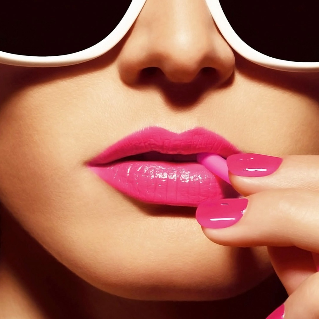 Розовый макияж