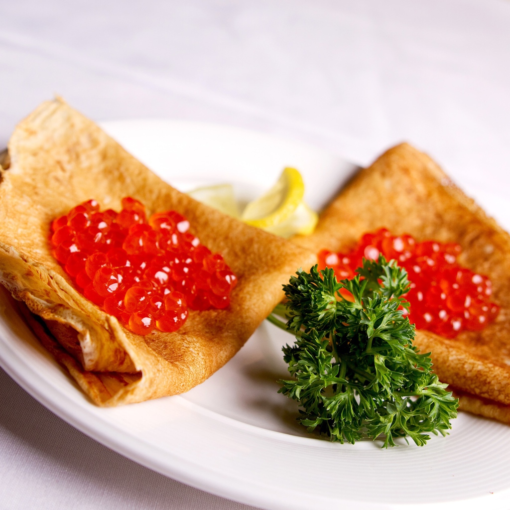 Блинчики с икоркой на Масленицу