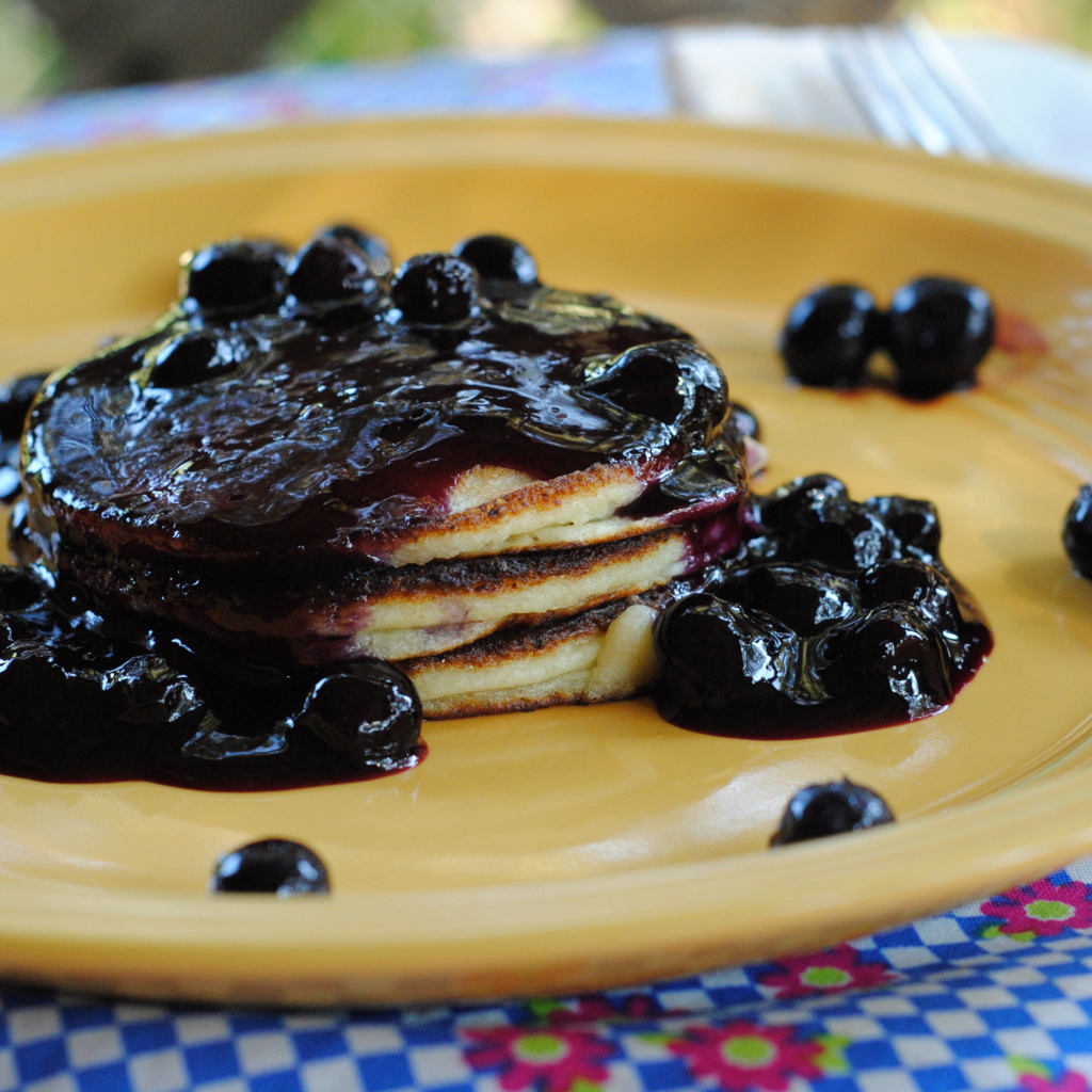 Блины с вареньем на Масленицу