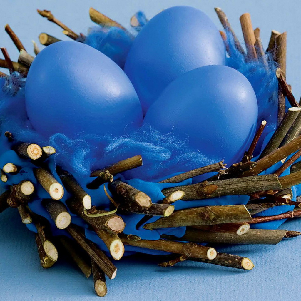 Синие яйца на Пасху