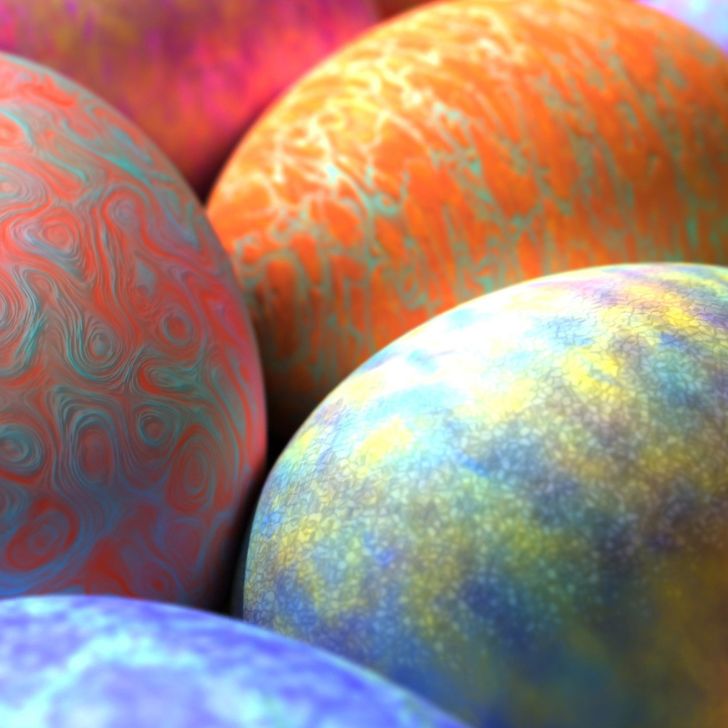 Ярко раскрашенные яйца на Пасху