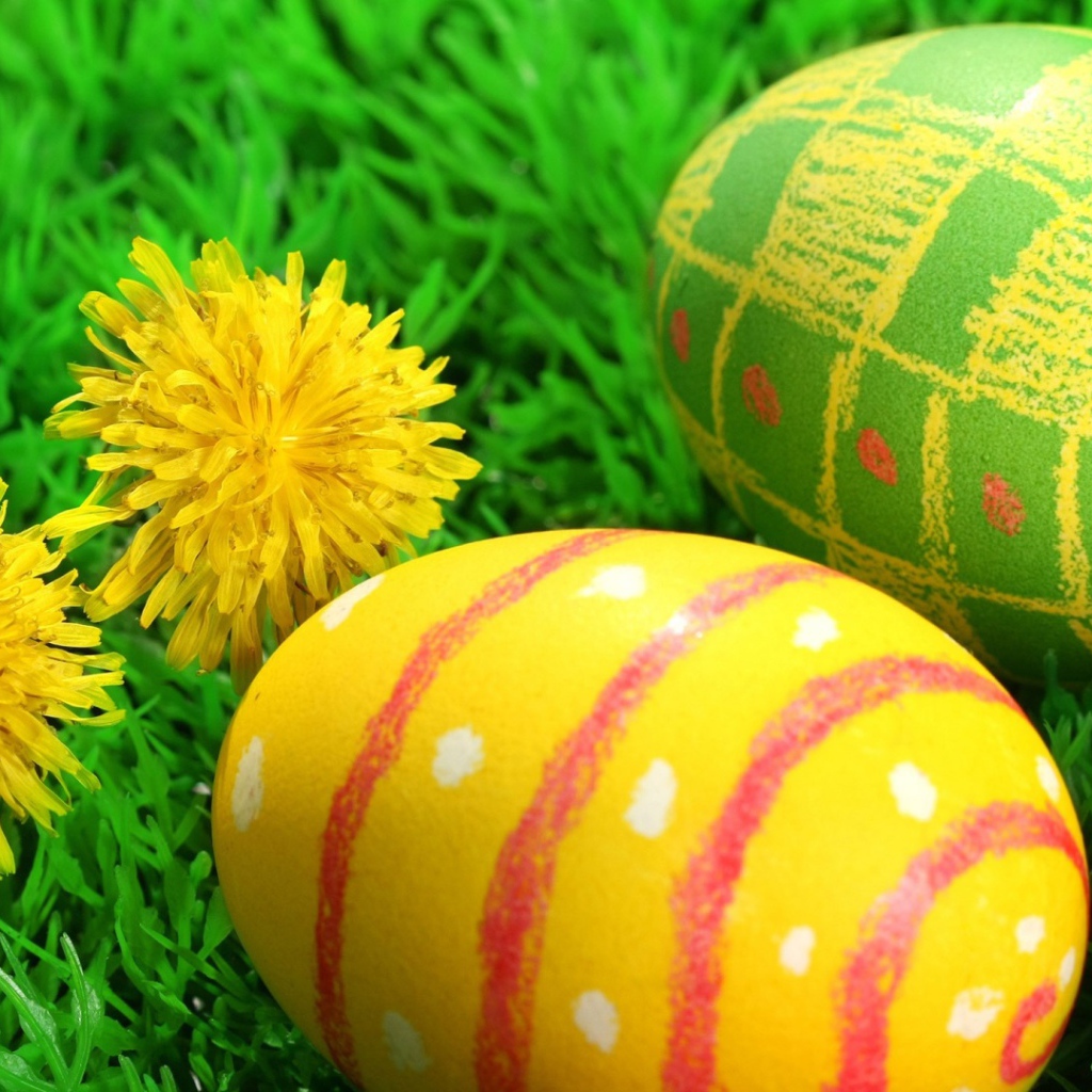 Одуванчики и яйца на Пасху