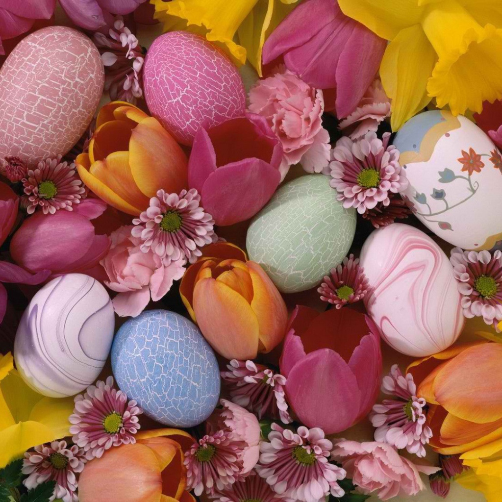 Пасхальные яйца с цветами