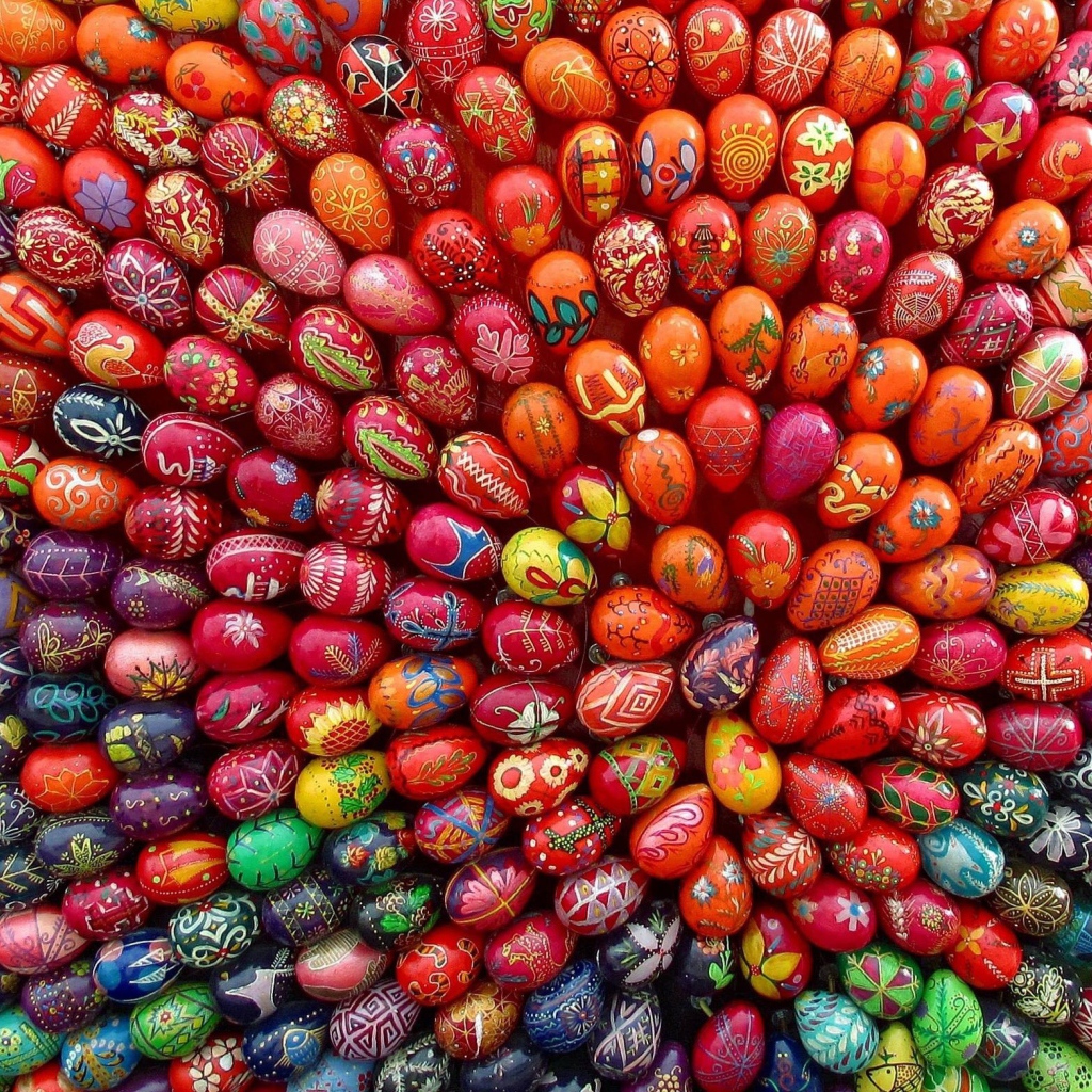 Орнамент из яиц на Пасху