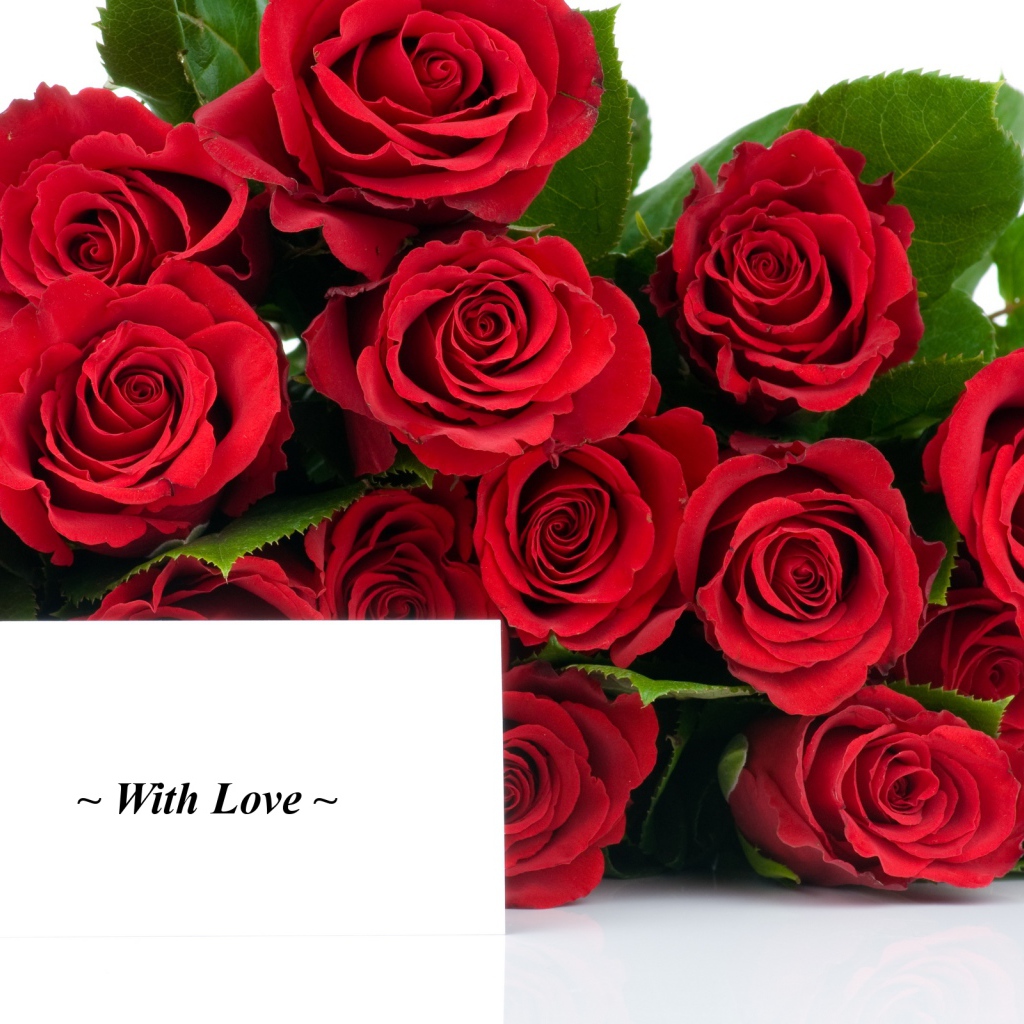 Букет красных роз на 8 марта с надписью