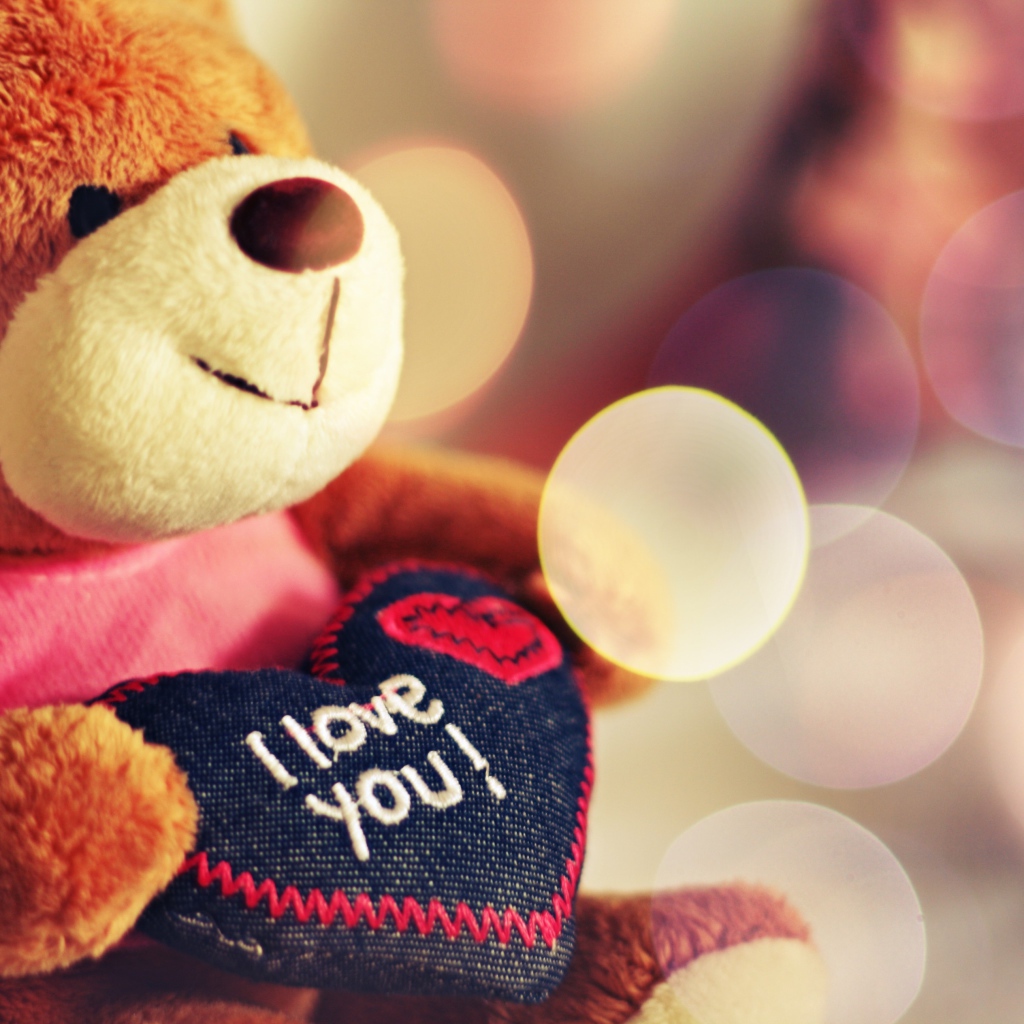 Плюшевый медведь на День Святого Валентина 14 февраля